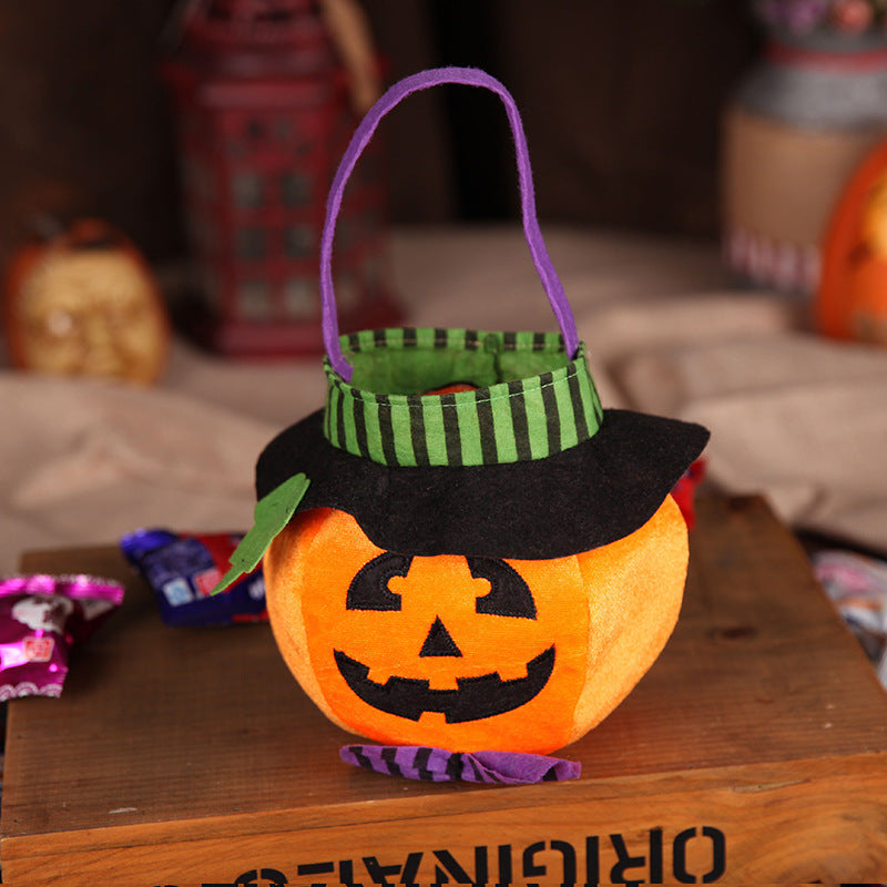 Cute Halloween candy bag in pumpkin or witch style, 16 by 16 cm