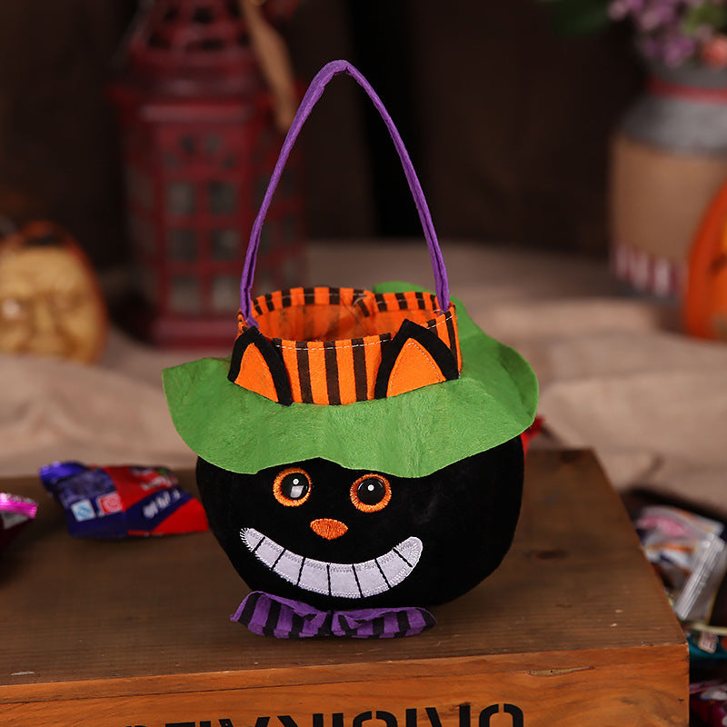 Cute Halloween candy bag in pumpkin or witch style, 16 by 16 cm